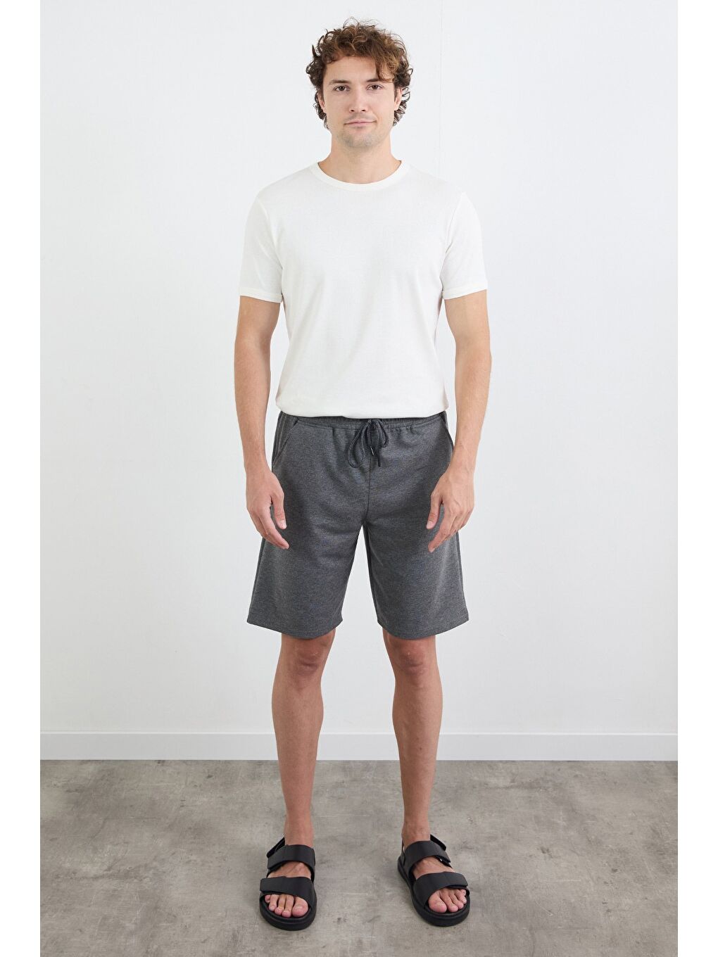 Antrasit Energy Zone Baskılı Çift Cepli Şort-1