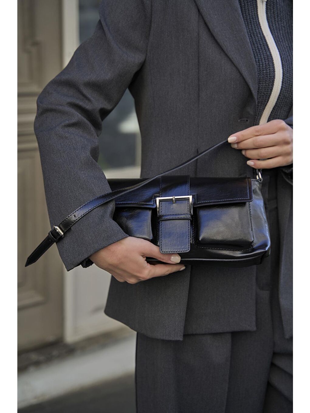 Kaplamalı El Ve  Omuz Çantasi Siyah-4