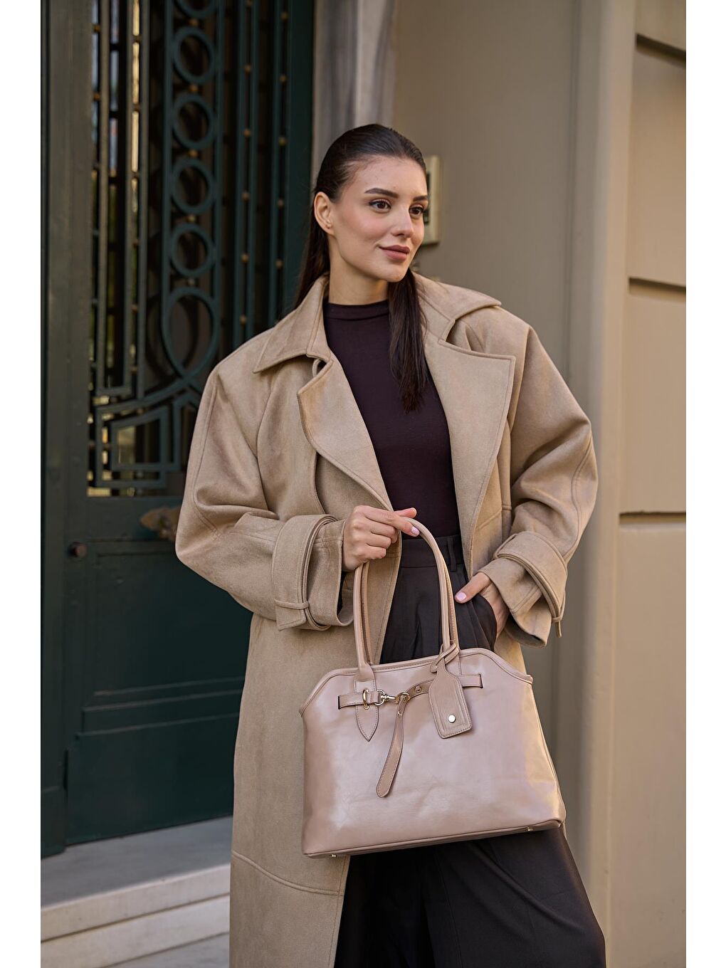 Bej Kemer Detaylı Retro El Çantası Vizon-4