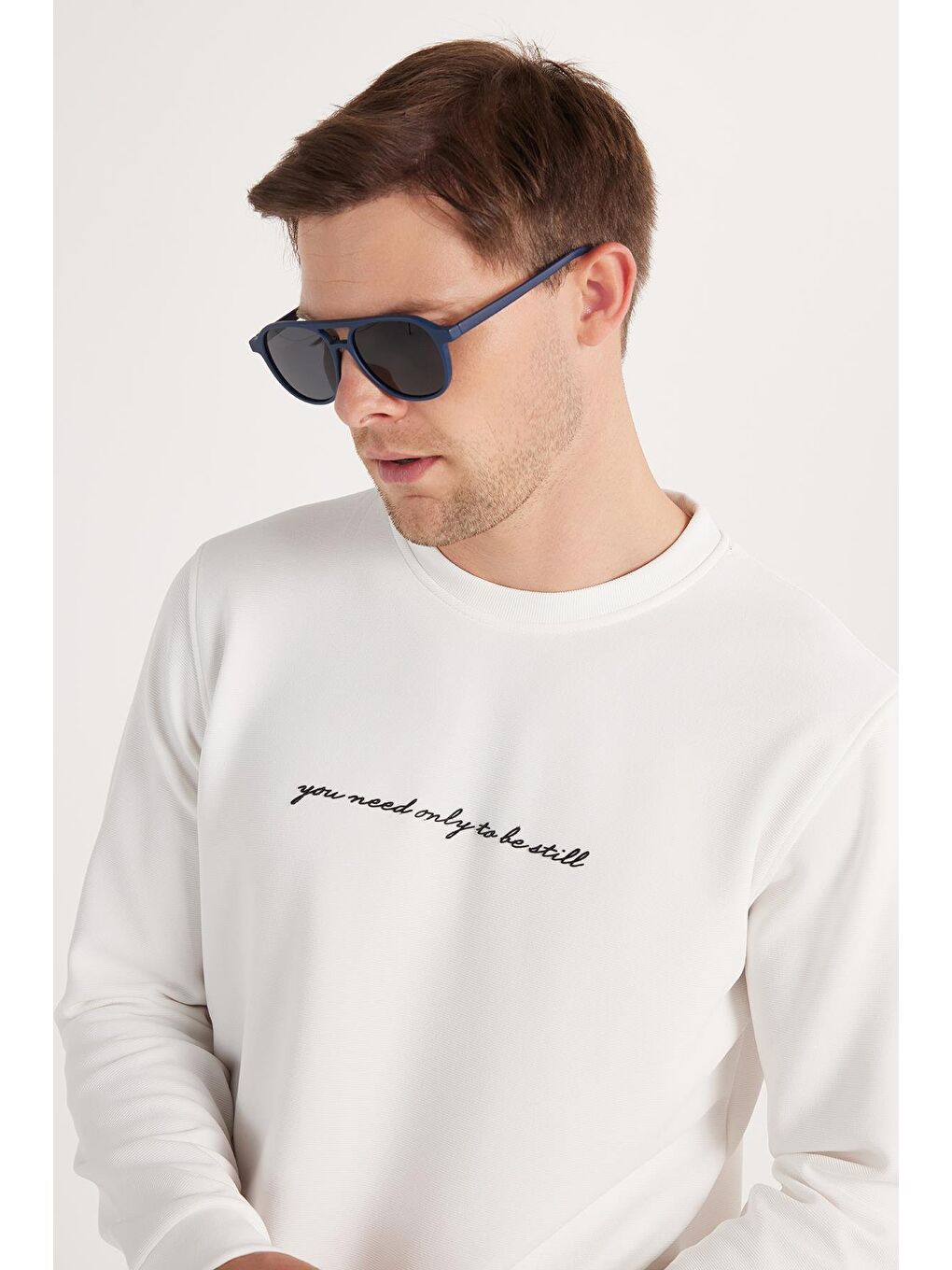 Erkek Standart Fit Pamuklu Bisiklet Yaka Şardonlu Baskılı Beyaz Sweatshirt-1