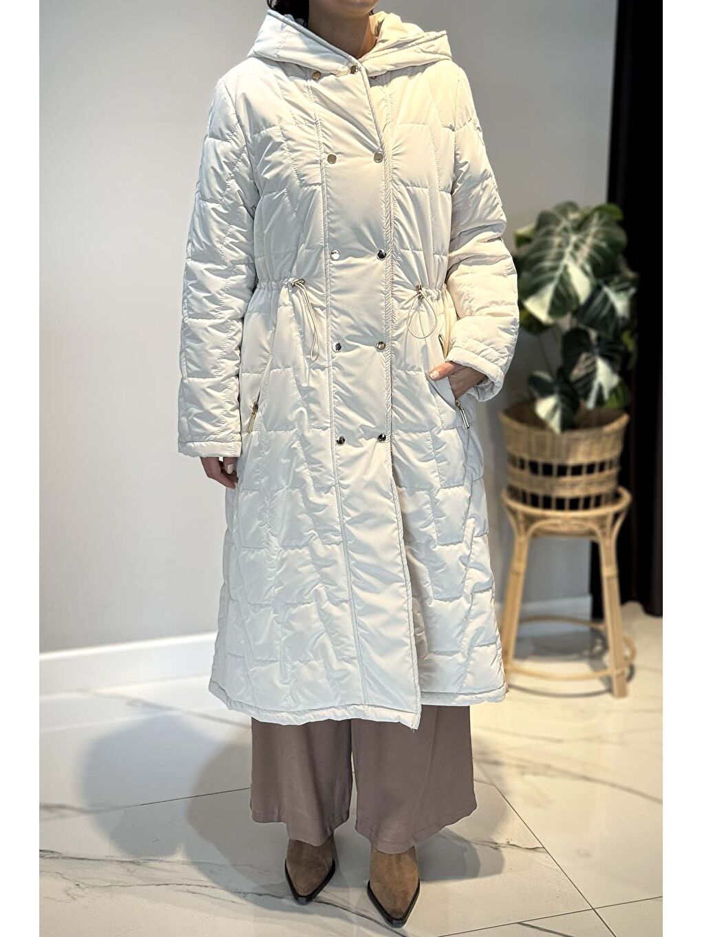 Çıtçıtlı Kapüşonlu Uzun Şişme Mont 17871 Bej-3