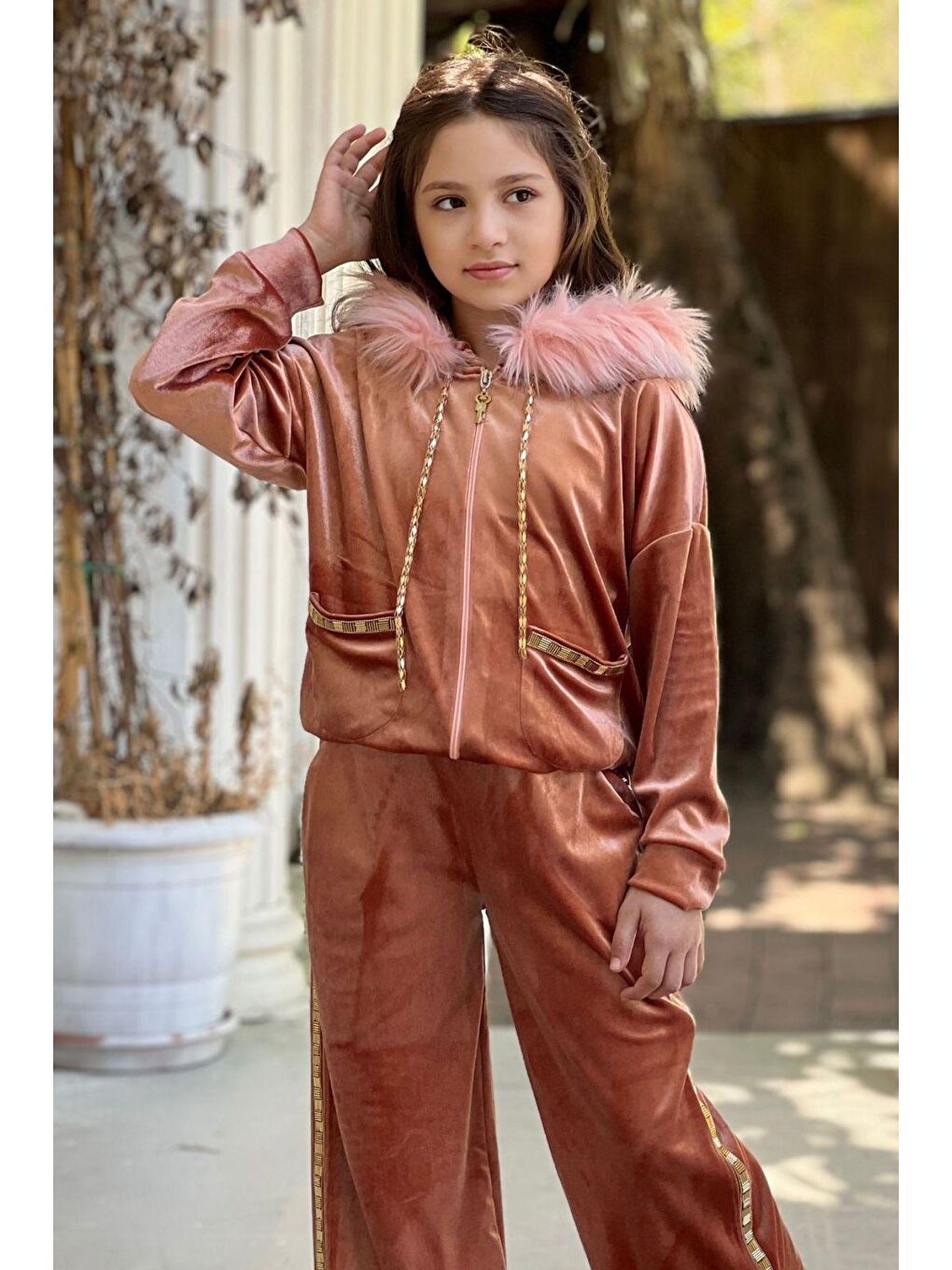 Pembe Kız Çocuk Kürk Kapüşonlu Gold işleme Detaylı Gül Kurusu Eşofman Takım-2