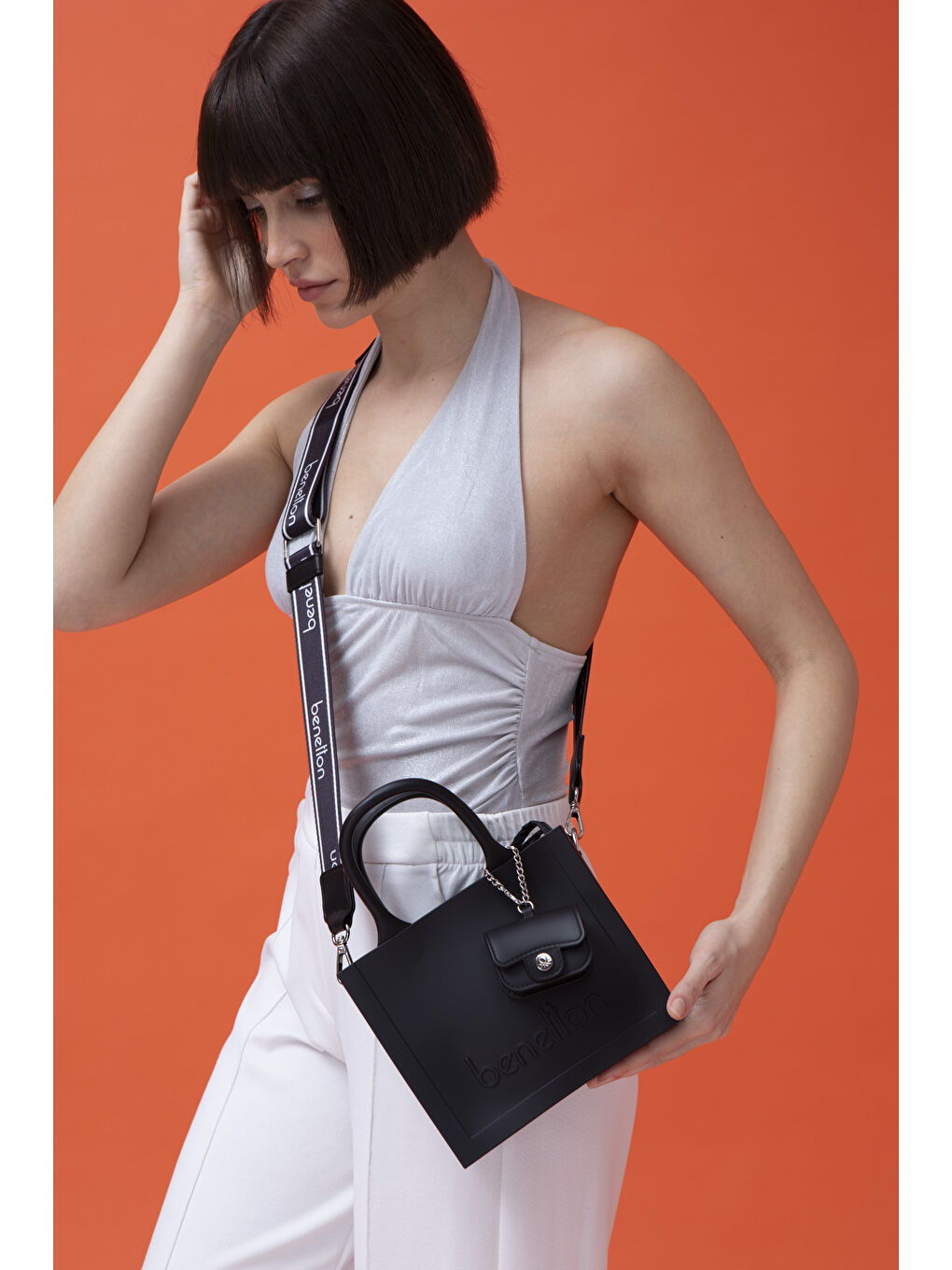 Siyah Kadin El Çantasi Si̇yah BNT1450-2