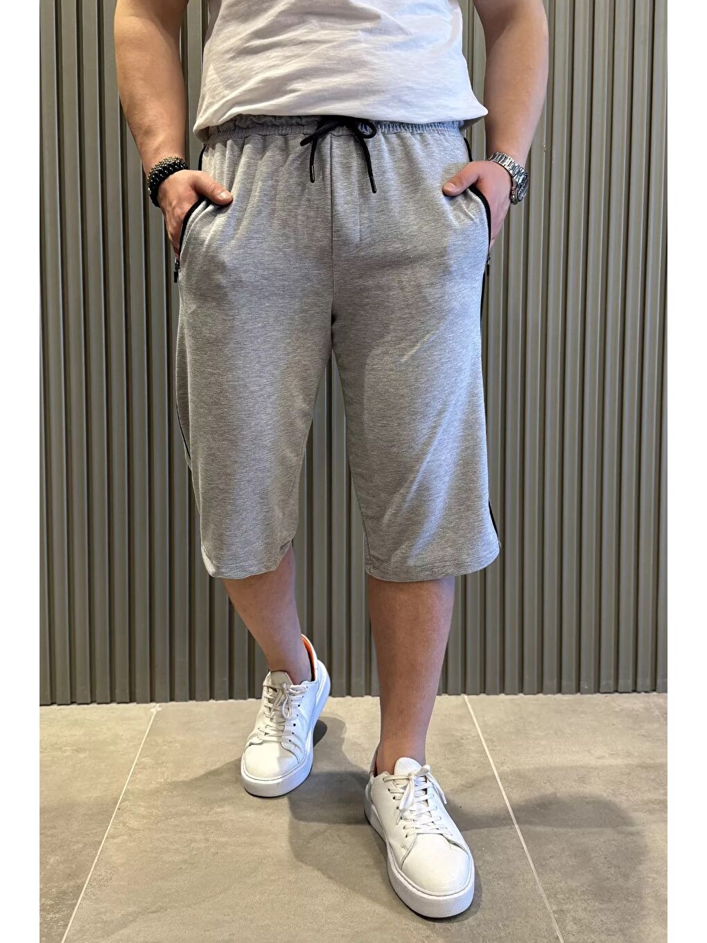 Gri Cep Fermuarlı Yan Şeritli Erkek Kapri