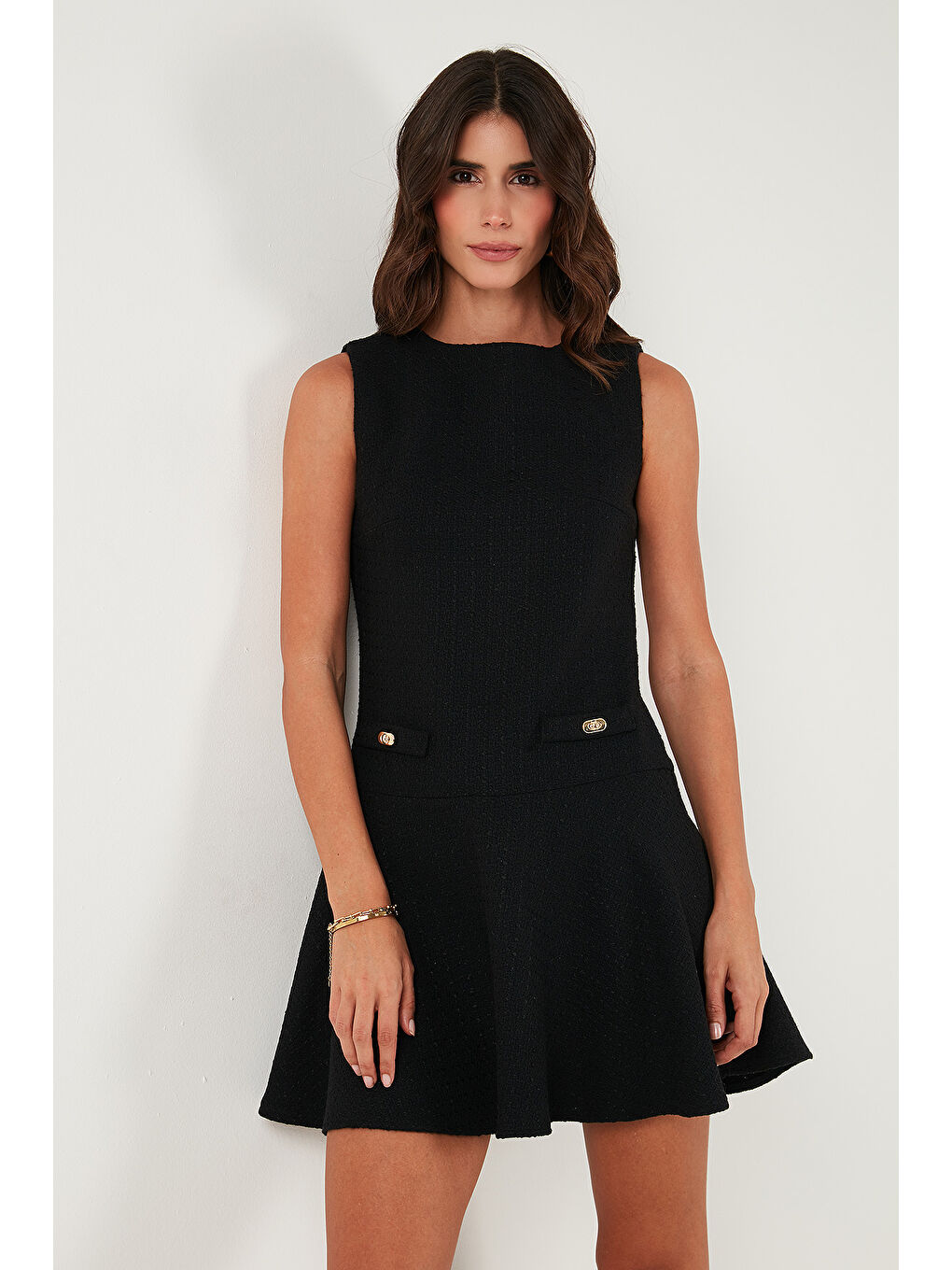 Siyah Pamuklu Regular Fit Bisiklet Yaka Düğme Detaylı A Kesim Mini Abiye Elbise 6525687-3