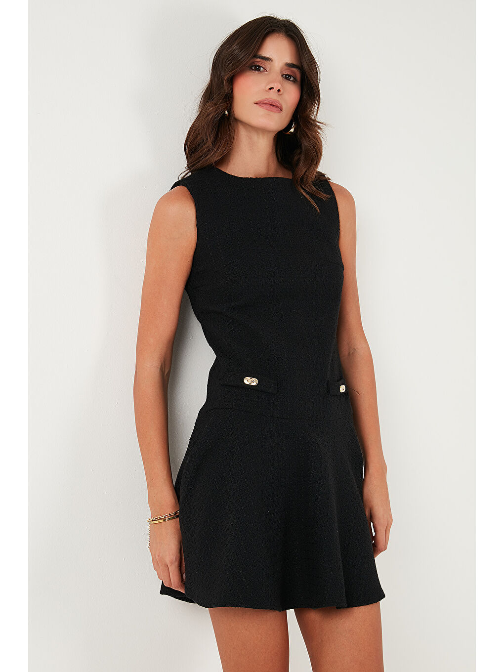 Siyah Pamuklu Regular Fit Bisiklet Yaka Düğme Detaylı A Kesim Mini Abiye Elbise 6525687-4