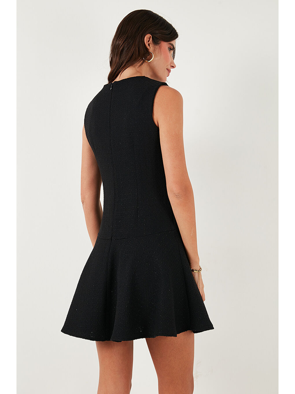 Siyah Pamuklu Regular Fit Bisiklet Yaka Düğme Detaylı A Kesim Mini Abiye Elbise 6525687-6