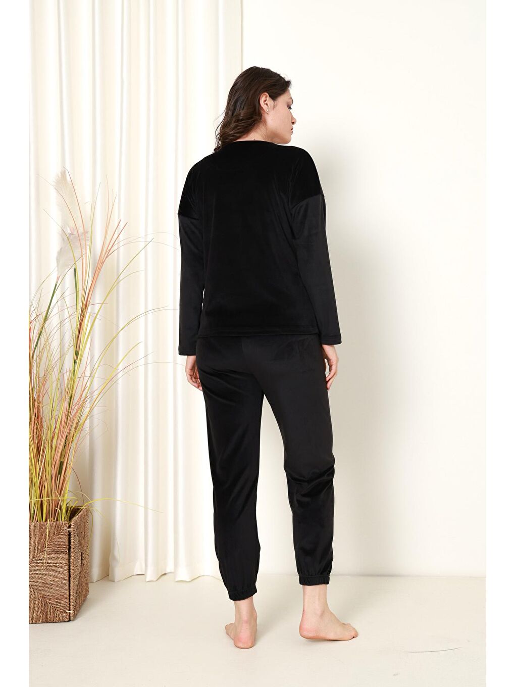 Siyah Kadın Pijama Takımı Fransız Kadife Perfect Baskılı Paça Lastikli Kışlık Mevsimlik-3