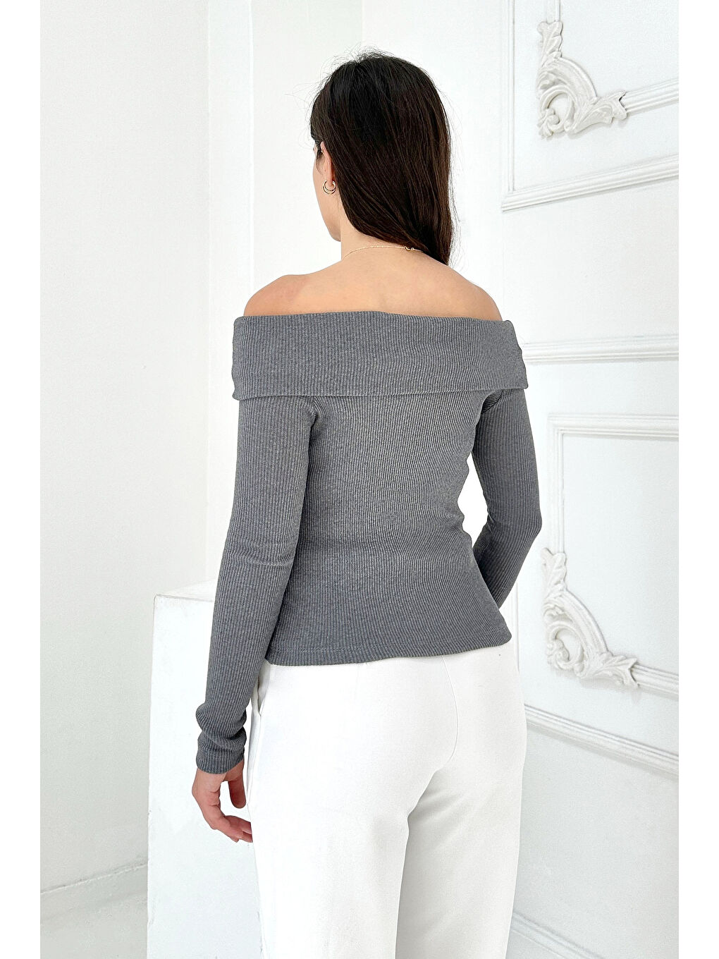 Gri Madonna Yaka Kaşkorse Uzun kollu Bluz Füme - 27897-FUME-1
