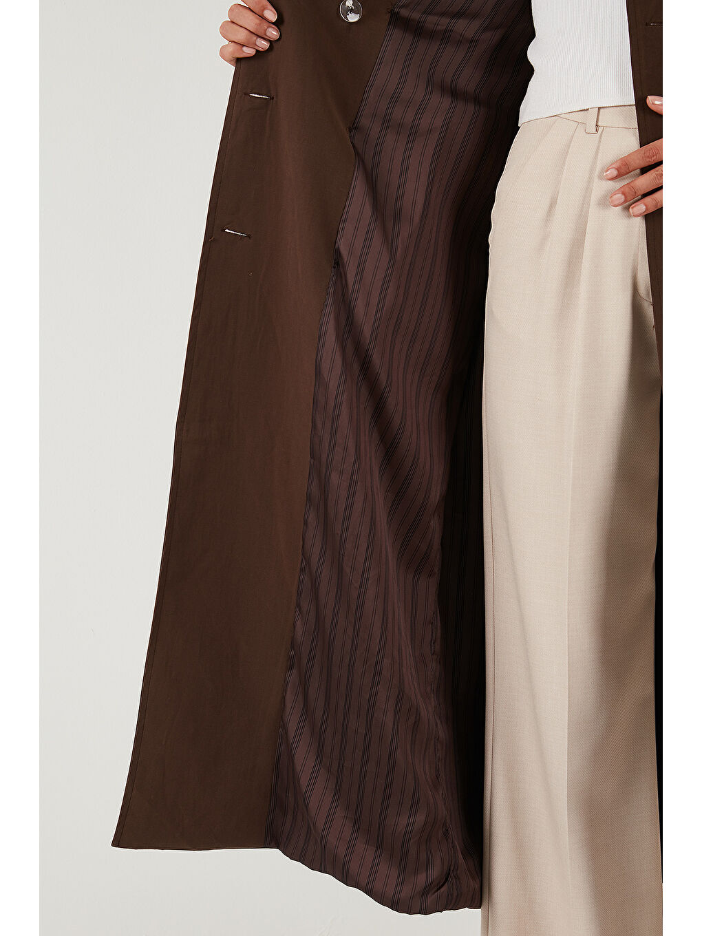 Kahverengi Pamuklu Oversize Kruvaze Yaka Kol Apoletli Rüzgarlıklı Trençkot 6839637-5