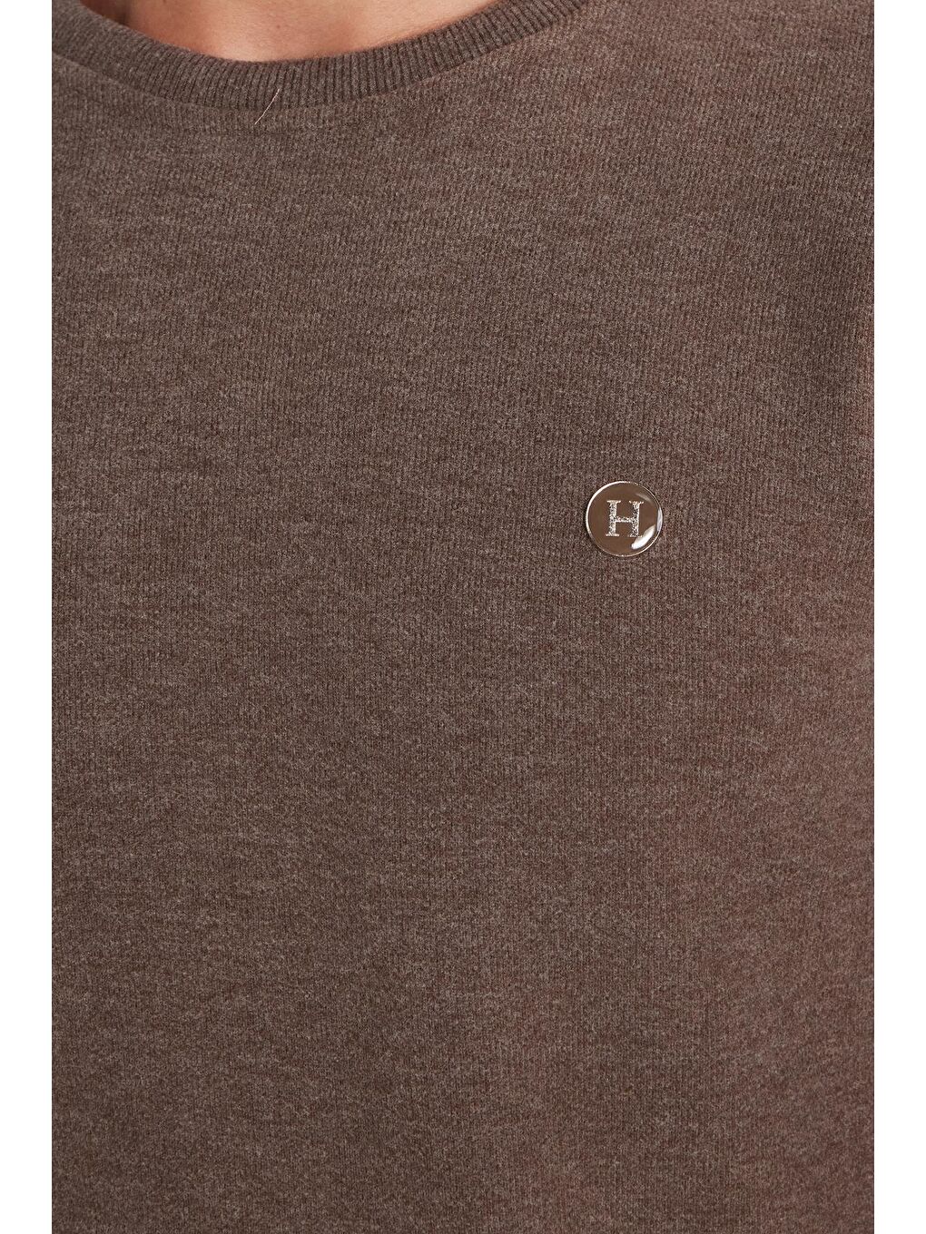 Erkek Slim Fit Dar Kesim Pamuklu Selanik Kumaş Bisiklet Yaka Kahverengi Sweatshirt-2