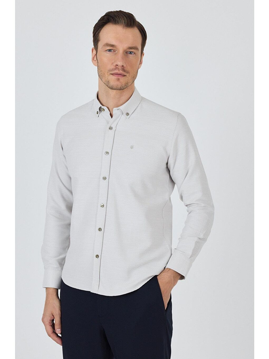 Bej Uzun Kol Desenli Armürlü Düğmeli Yaka Cepsiz Pamuklu Classic Slim Fit Gömlek 1004250205-1