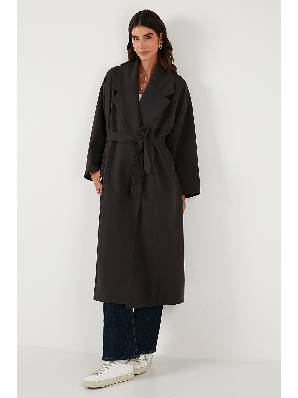 Kahverengi Oversize Fit Kruvaze Yaka Kuşaklı Astarlı Trençkot 6839617-3