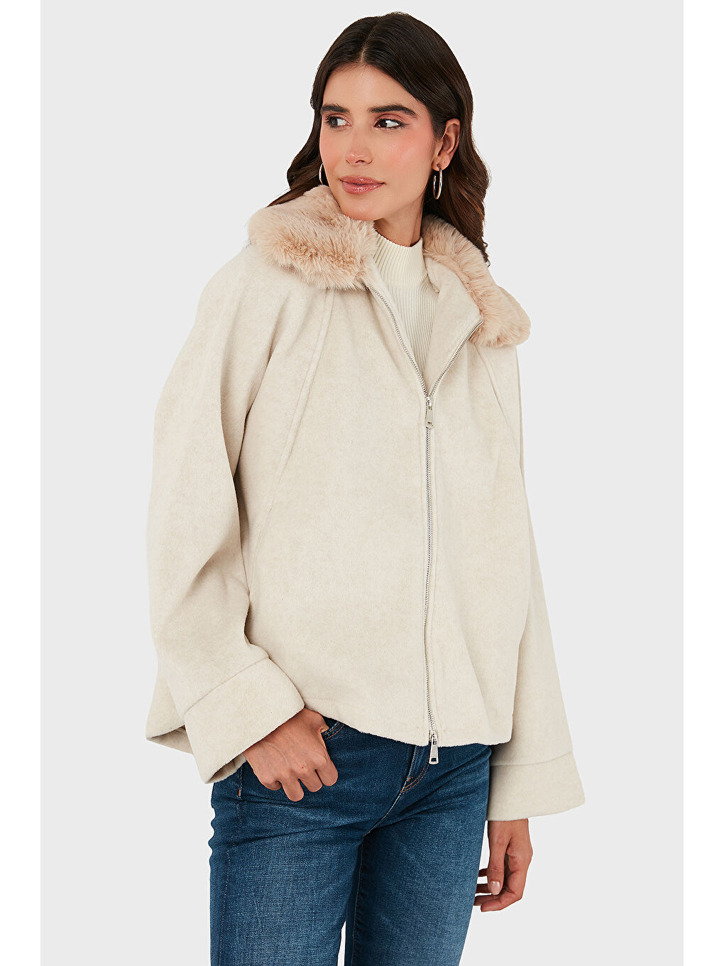 Bej Pamuk Karışımlı Oversize Kürklü Yaka Yarasa Kol Kışa Kaşe Mont 6839660-4