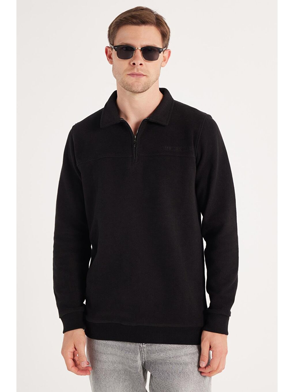 Erkek Standart Fit Pamuklu Selanik Kumaş Yarım Fermuarlı Polo Yaka Baskılı Siyah Sweatshirt-3