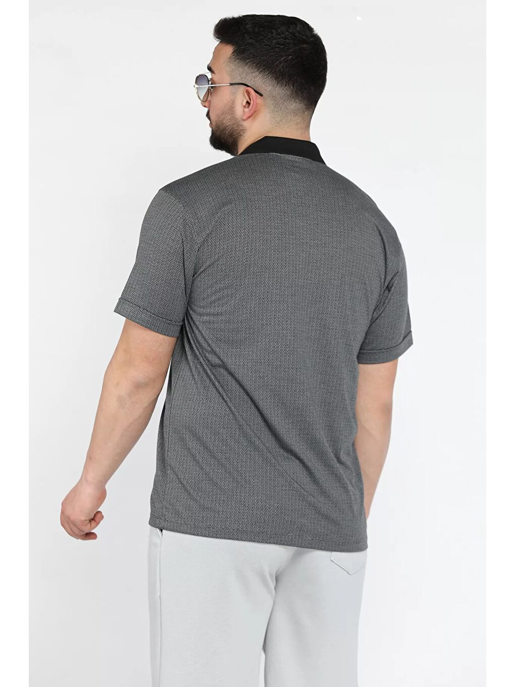 Siyah Erkek Polo Yaka Tek Cepli Kendinden Desenli Tişört-2