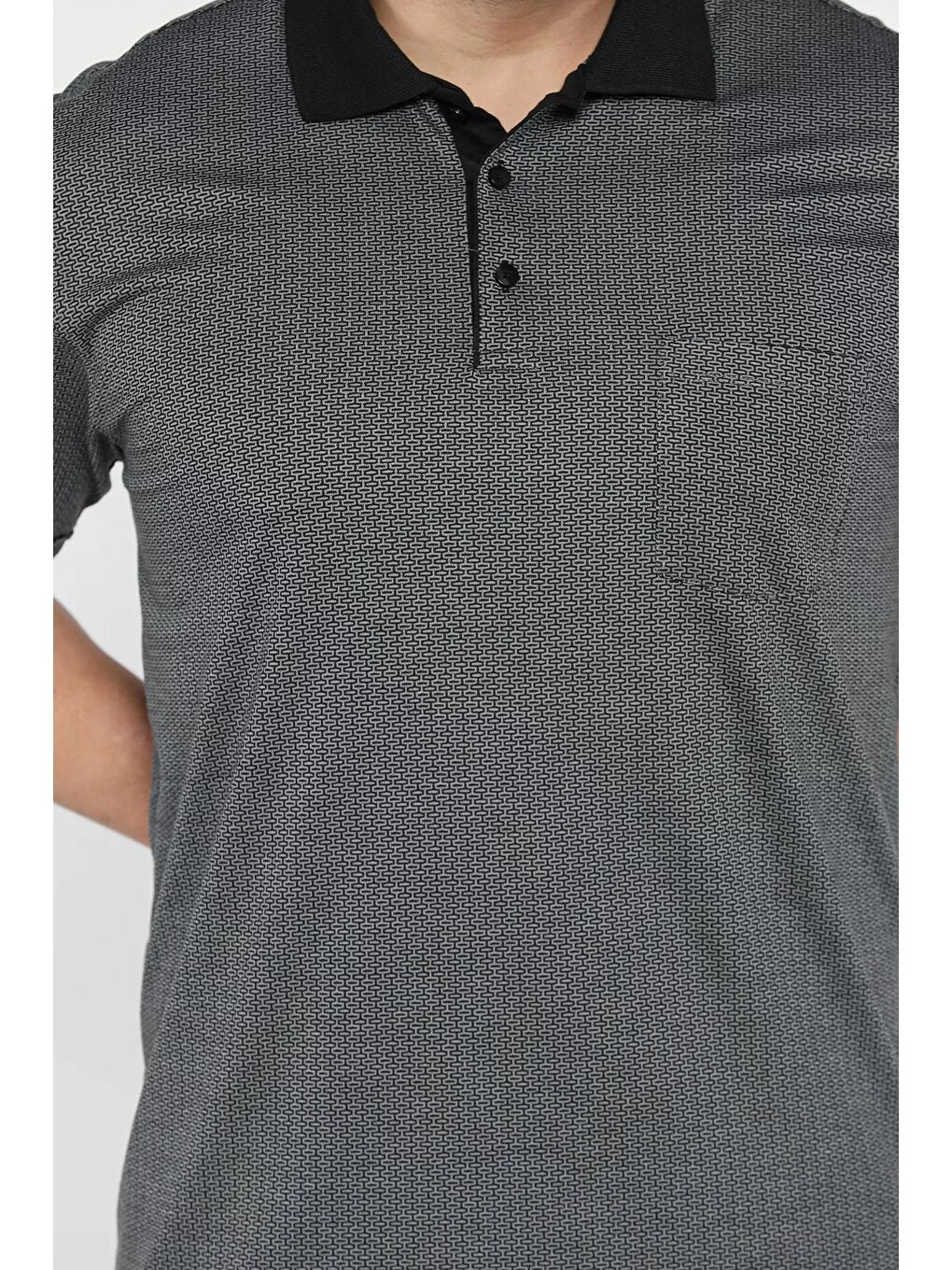 Siyah Erkek Polo Yaka Tek Cepli Kendinden Desenli Tişört-3