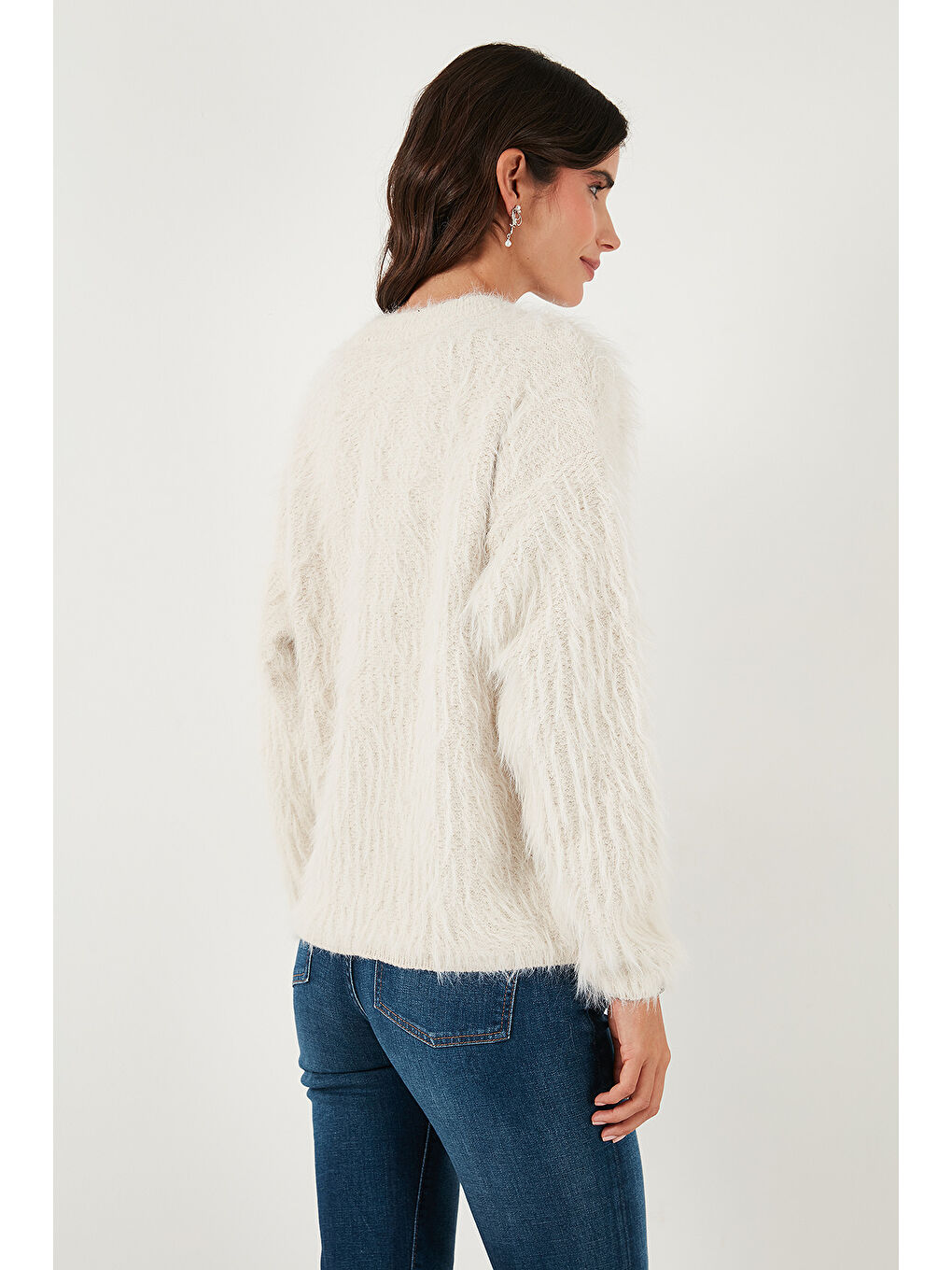 Bej Yumuşak Tüylü Regular Fit Bisiklet Yaka Düğmeli Hırka 4617007-5