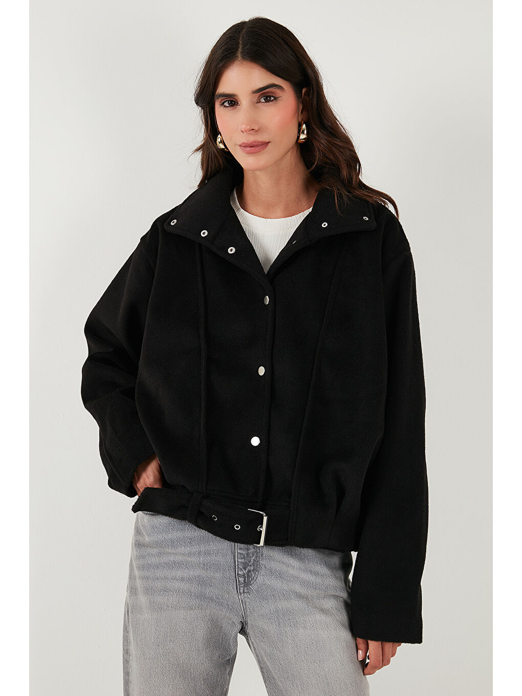 Siyah Pamuk Karışımlı Oversize Kemer Detaylı Astarlı Kısa Kaşe Kaban 6839657-2