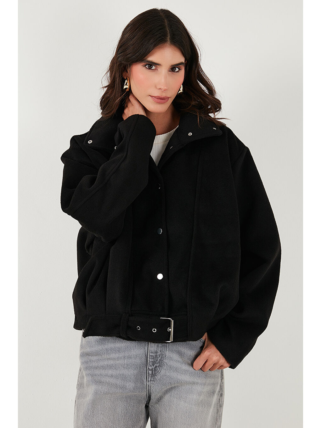 Siyah Pamuk Karışımlı Oversize Kemer Detaylı Astarlı Kısa Kaşe Kaban 6839657-3