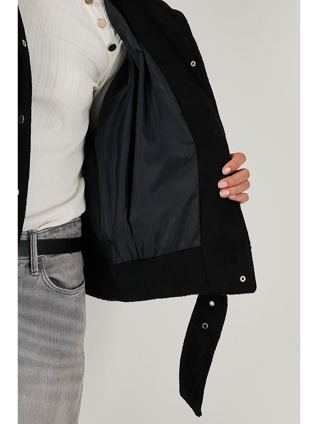 Siyah Pamuk Karışımlı Oversize Kemer Detaylı Astarlı Kısa Kaşe Kaban 6839657-5