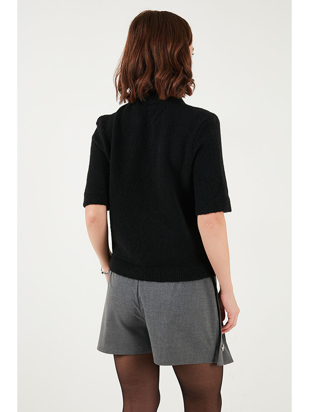 Siyah Yün Karışımlı Regular Fit Fularlı Yaka Kısa Kollu Triko Kazak 4617023-6