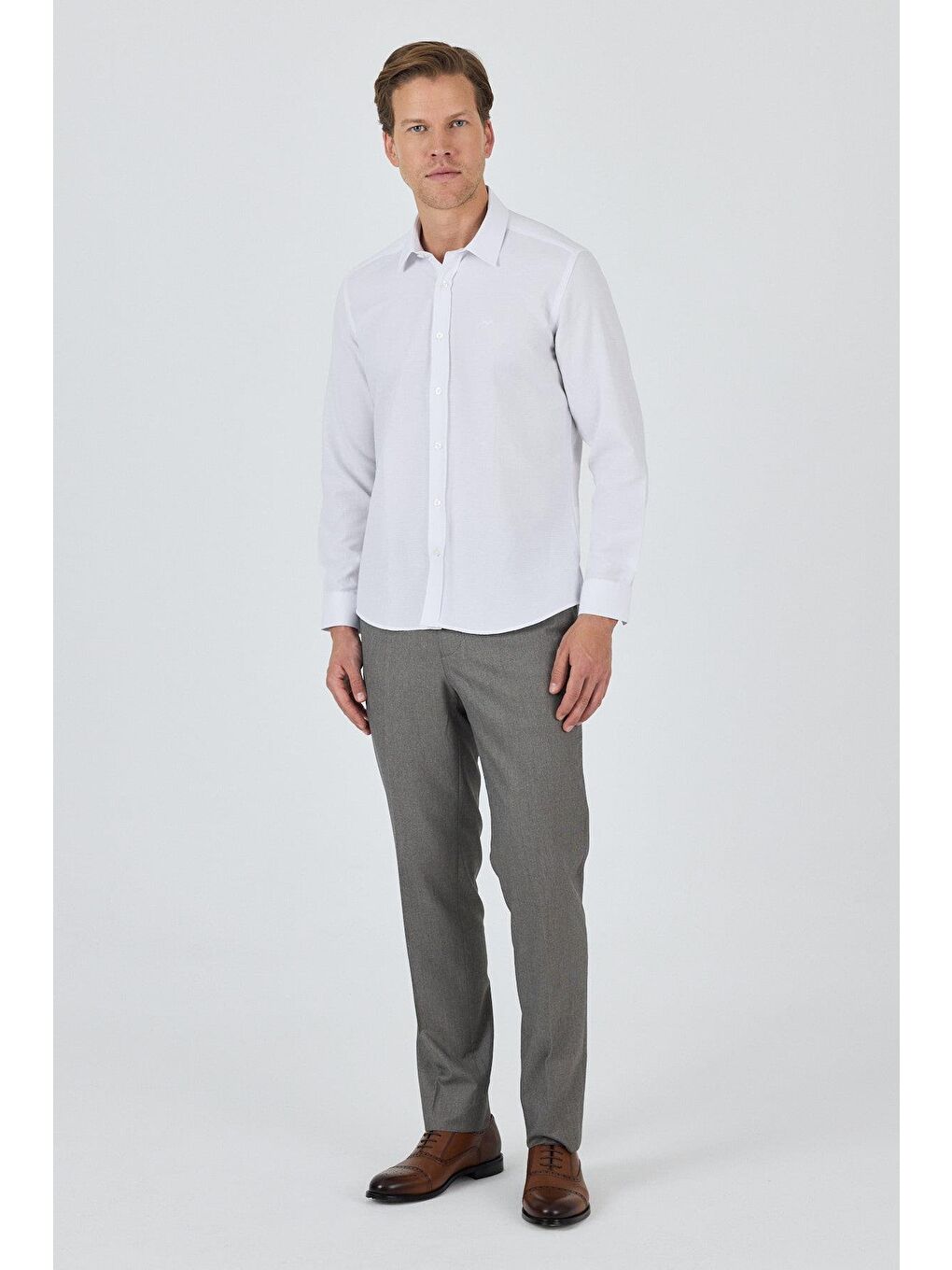 Beyaz Uzun Kol Desenli Armürlü Sert Yaka Cepsiz Pamuklu Classic Slim Fit Gömlek 1004250191-1