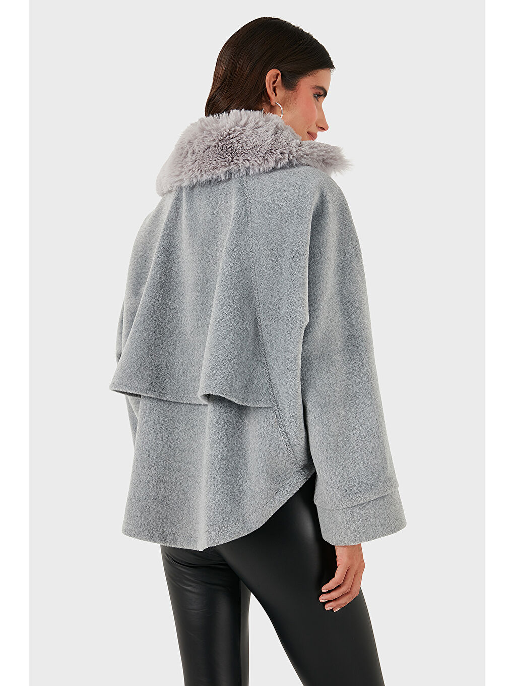 Gri Pamuk Karışımlı Oversize Kürklü Yaka Yarasa Kol Kışa Kaşe Mont 6839660-5