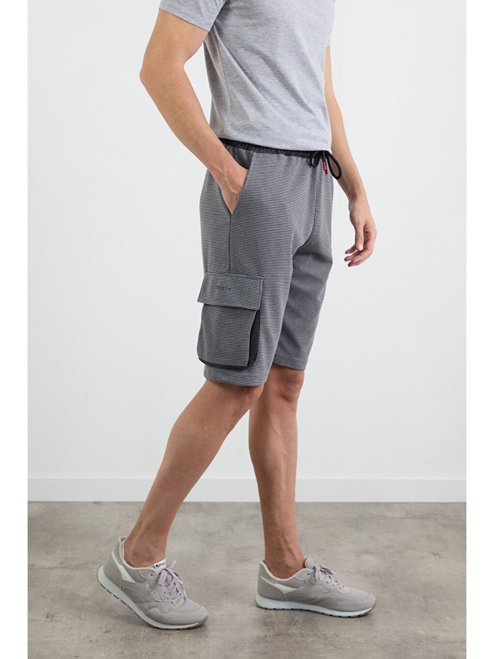 Gri Fitilli Beli Bağlamalı Kargo Cepli Şort-2