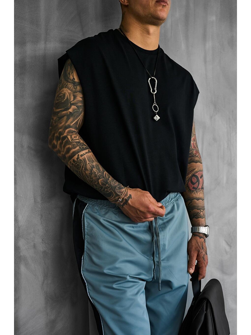 Erkek Oversize Dokulu Yuvarlak Yaka Kolsuz T-Shirt Siyah-4