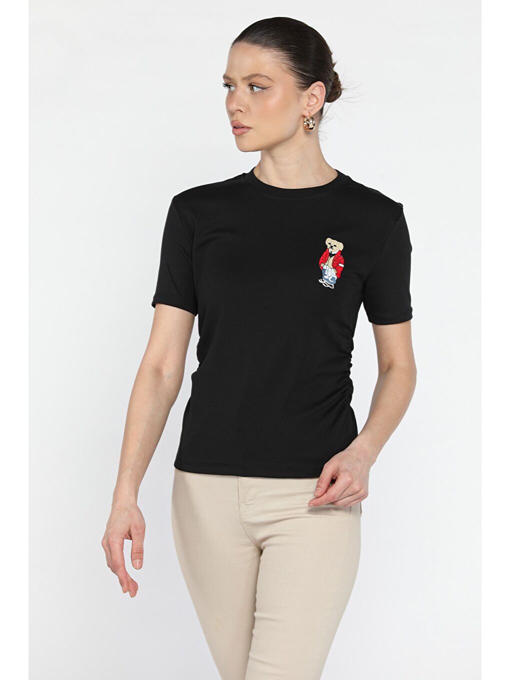 Siyah Kadın Nakış Detaylı Yanlar Büzgülü Bluz