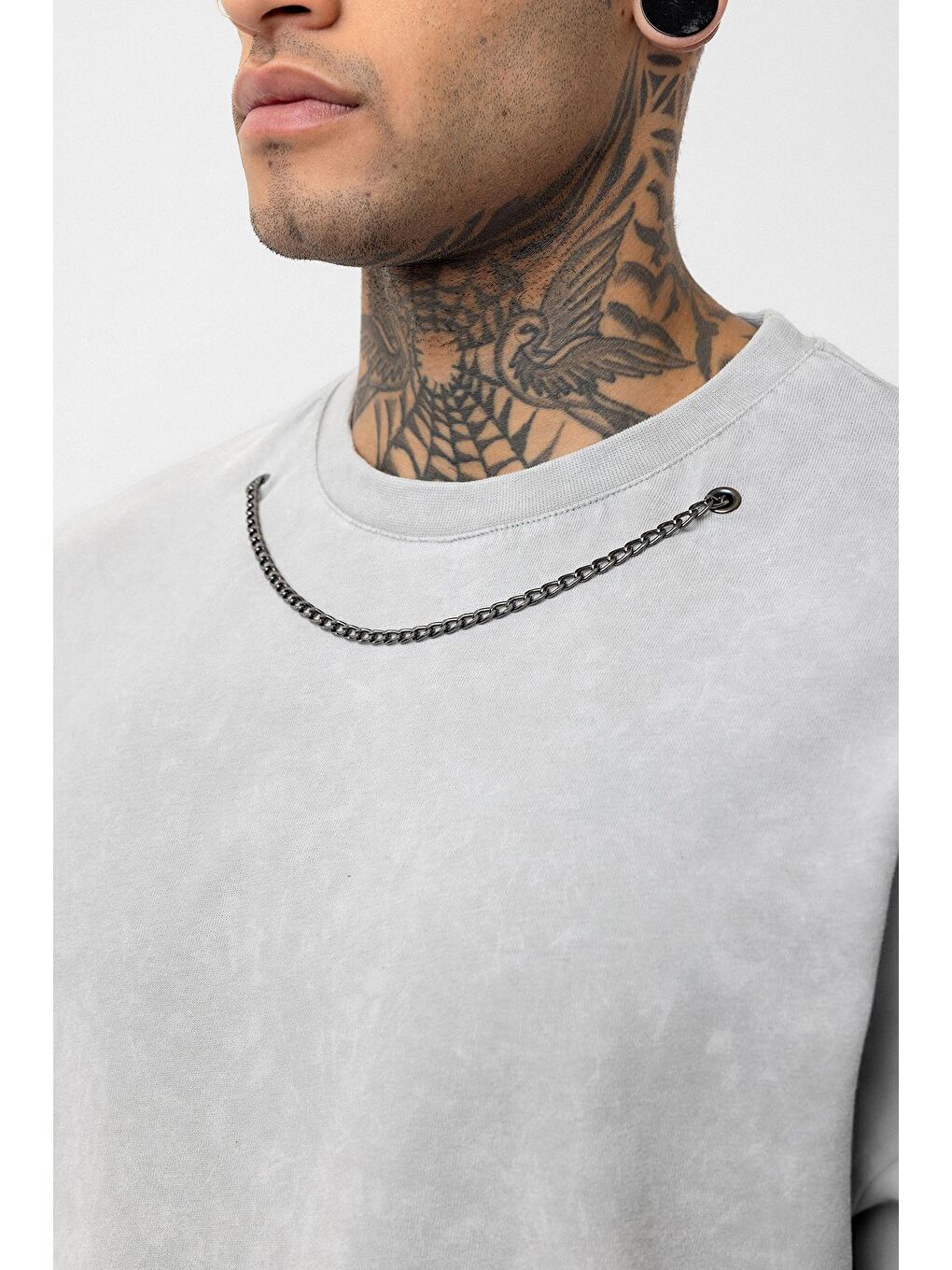 Yıkamalı Zincir Detaylı Oversize Tişört Gri-5