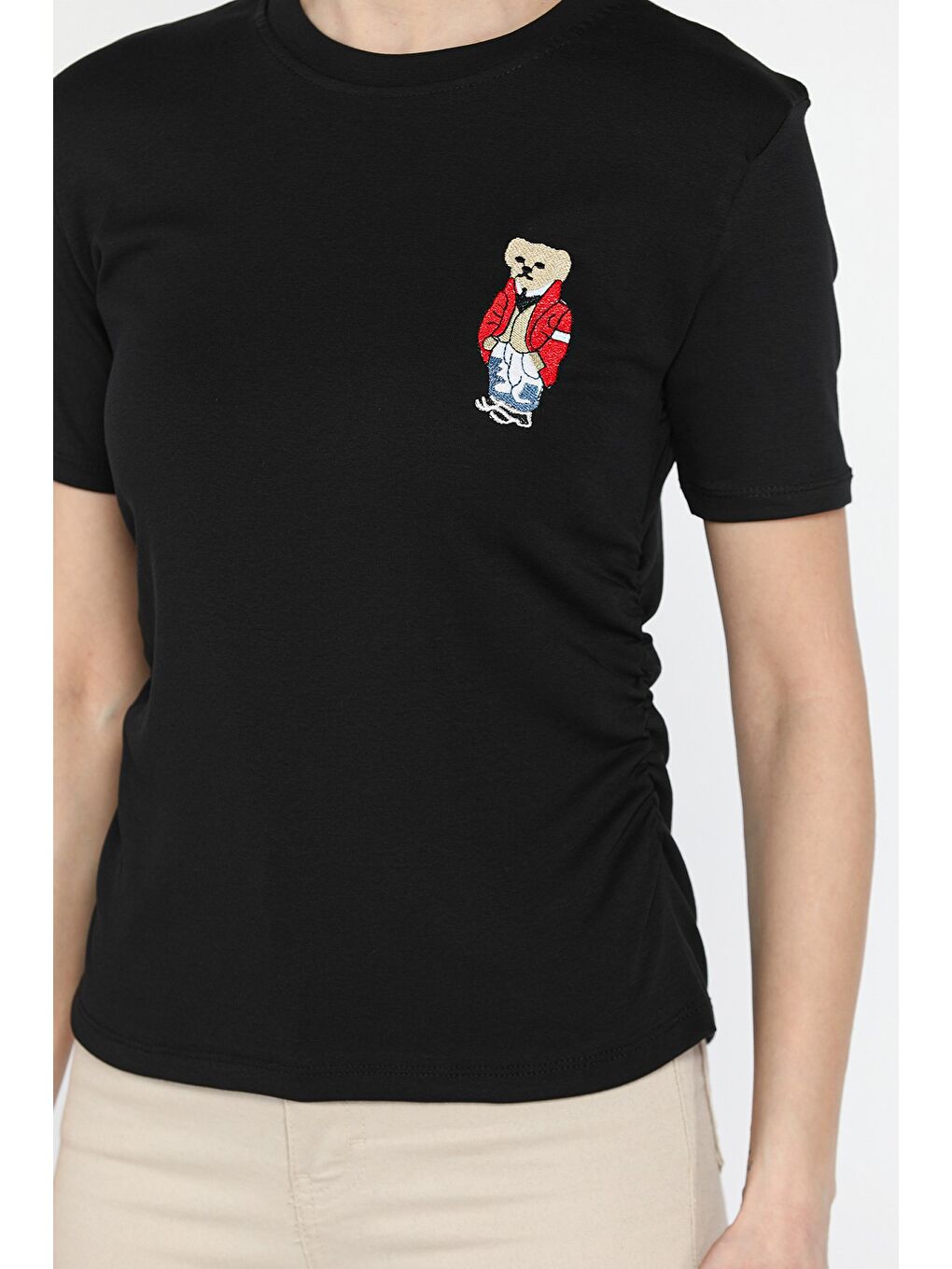 Siyah Kadın Nakış Detaylı Yanlar Büzgülü Bluz-3