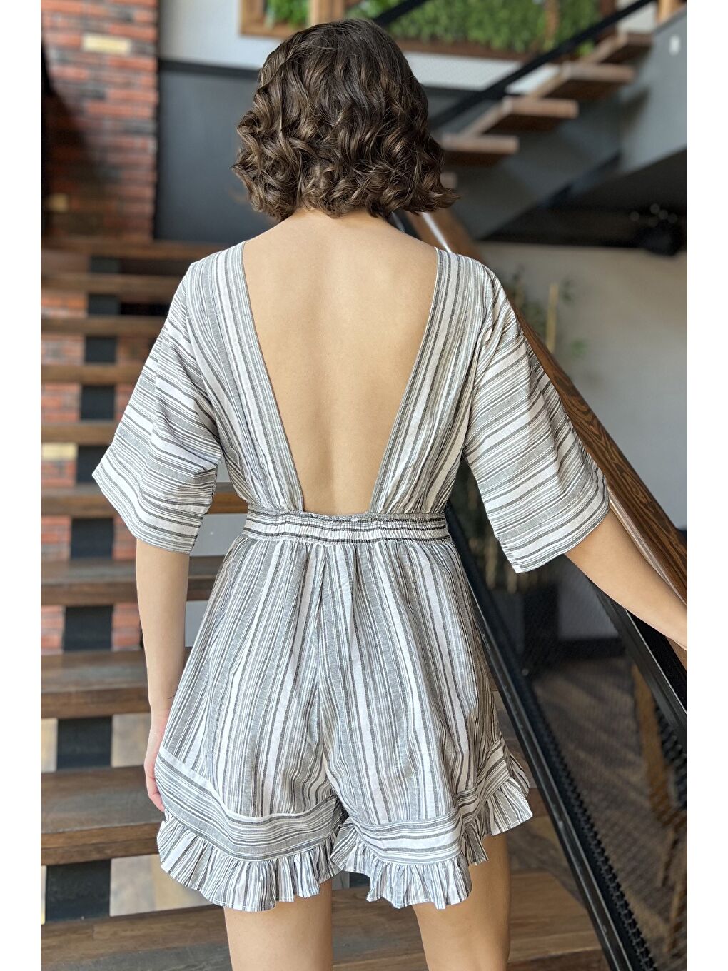 Gri Kadın Ön Düğüm Detaylı Sırt Dekolteli Çizgi Desenli Keten Elbise-2