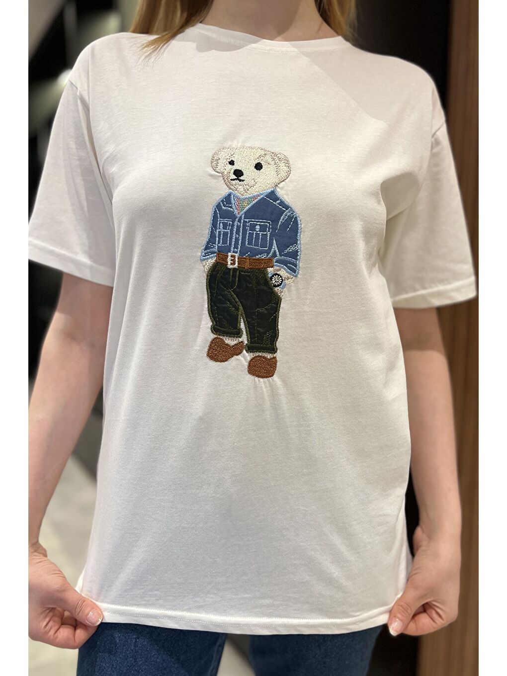 Ekru Bisiklet Yaka Aplikeli Kadın Tişört-3