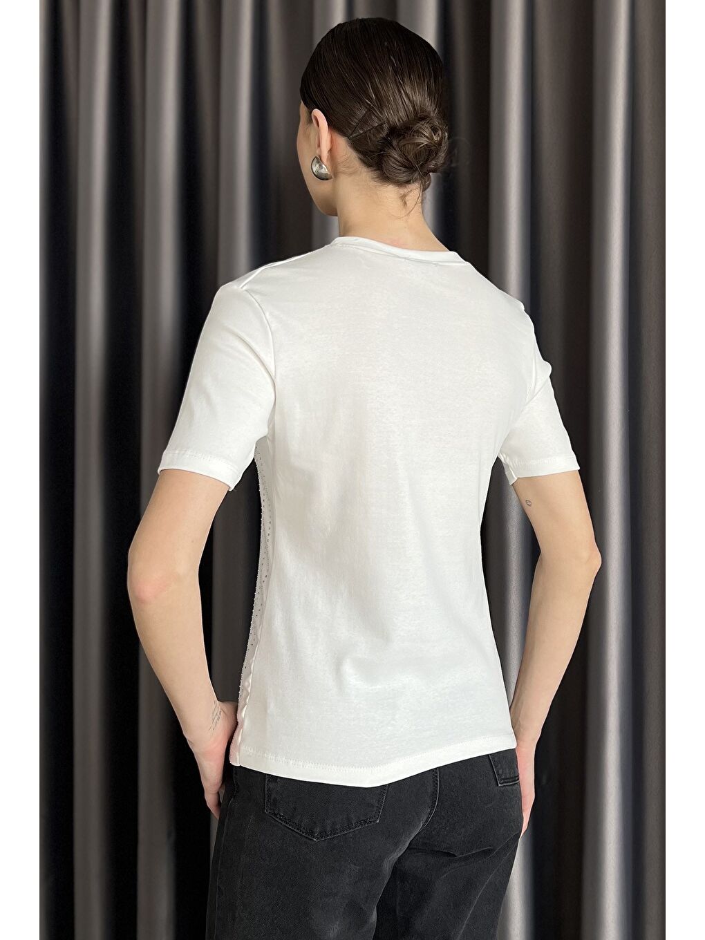 Ekru Kadın Bisiklet Yaka Taş İşlemeli Elastanlı Bluz-2