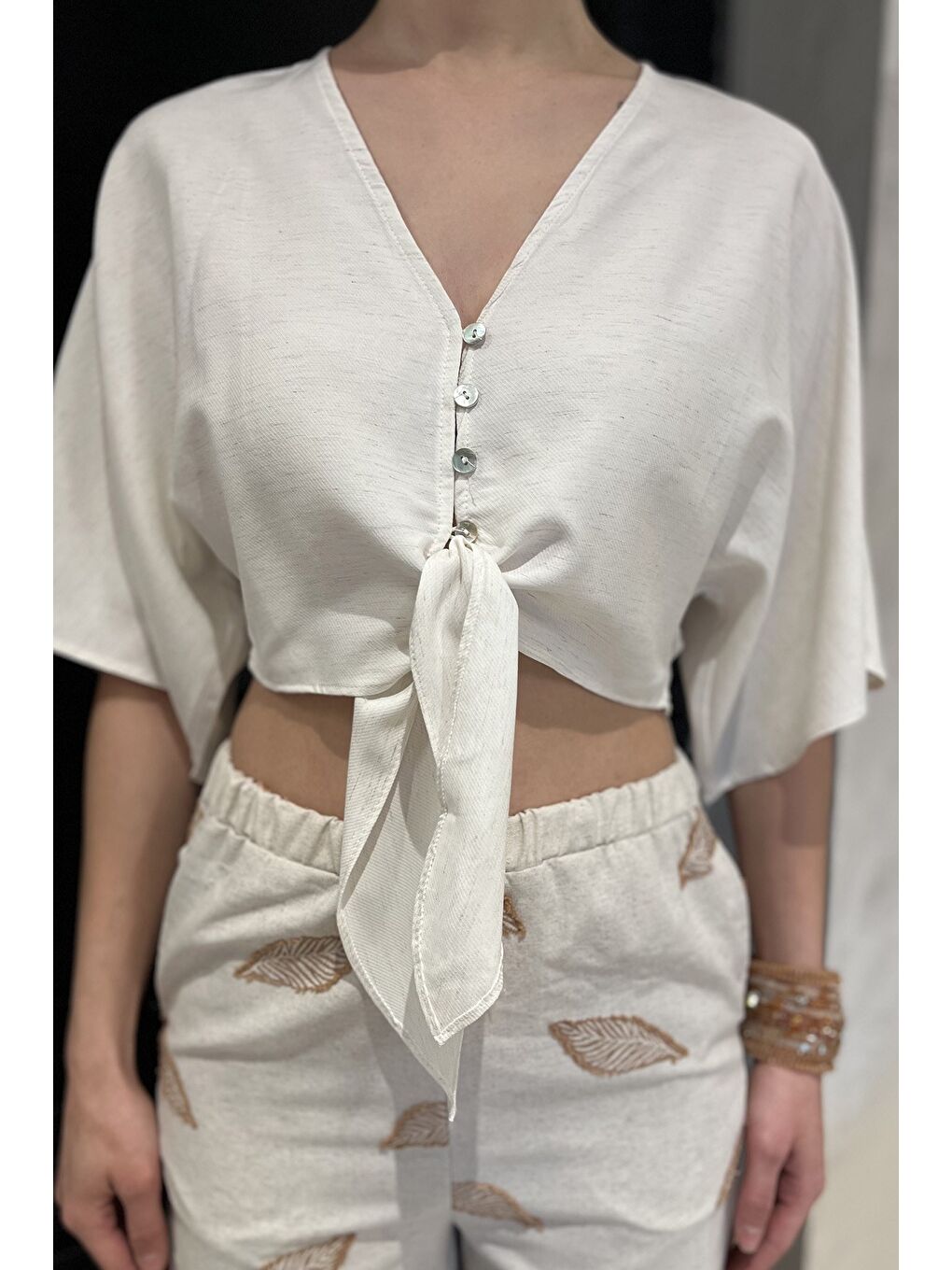 Bej Kadın Ön Bağlama Detaylı Yazlık Salaş Keten Gömlek-3