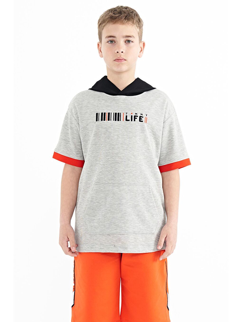 TOMMYLIFE Gri Melanj Renk Bloklu Kapüşonlu Kanguru Cepli Oversize Erkek Çocuk T-Shirt - 11148