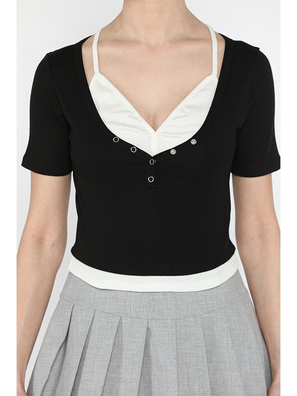 Siyah Kadın Büstiyer Kombinli Ön Çıtçıt Detaylı Bluz-3