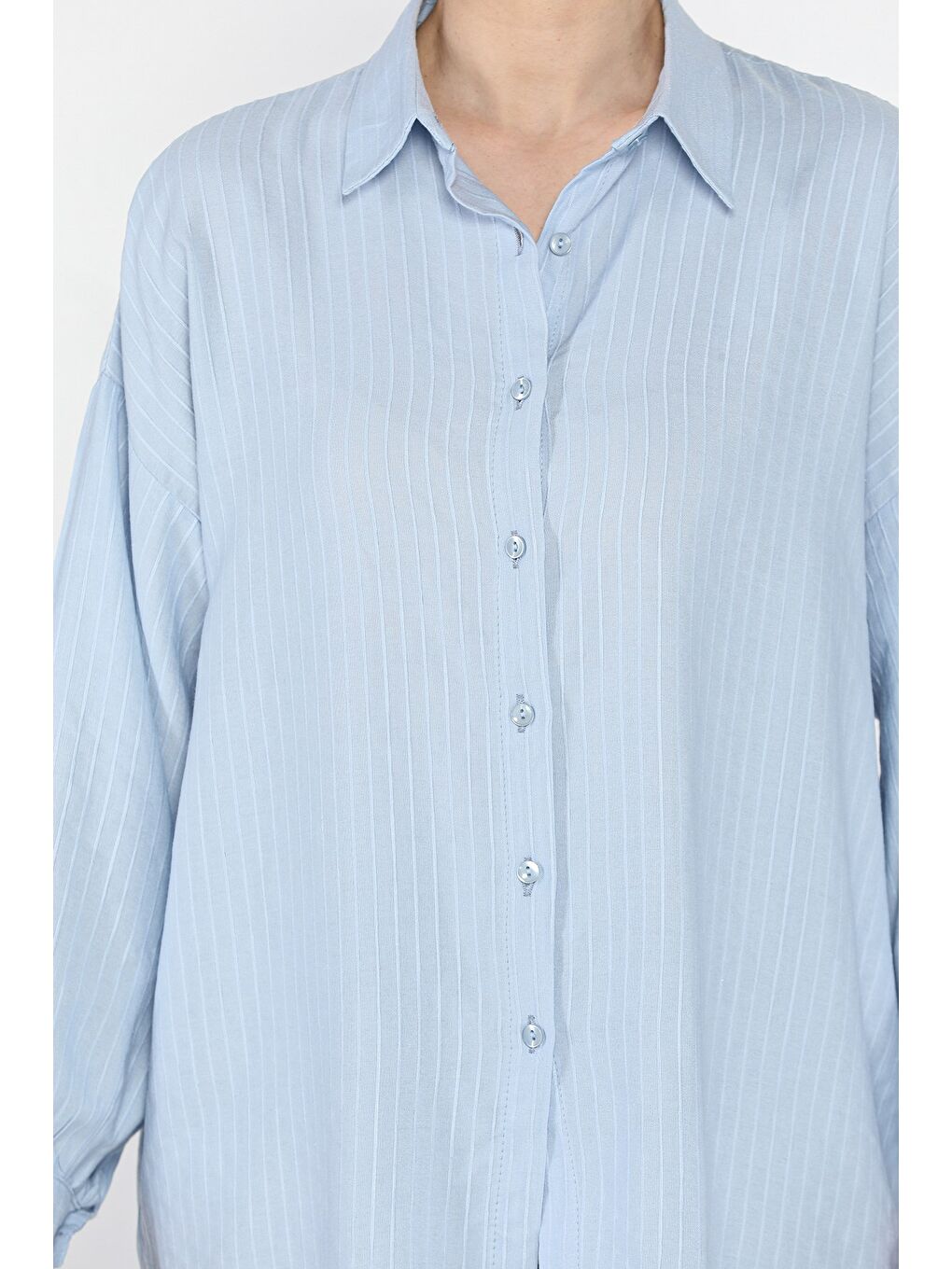 Mavi Çizgi Desenli Kadın Gömlek-3