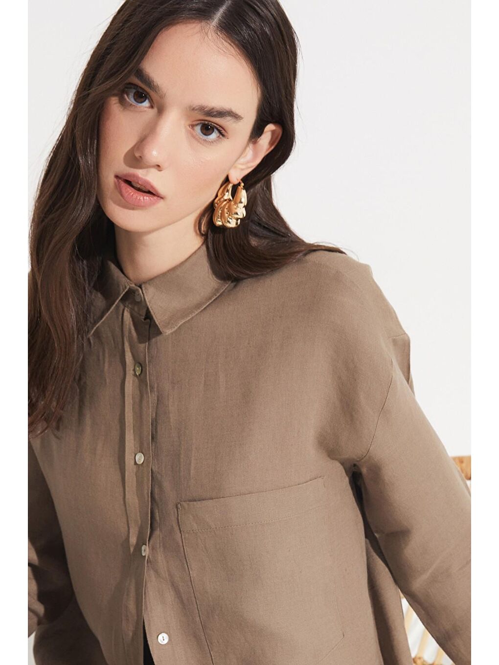 Kahverengi Kadın Exclusive Regular Normal Kalıp %100 Keten Cepli Gömlek-3