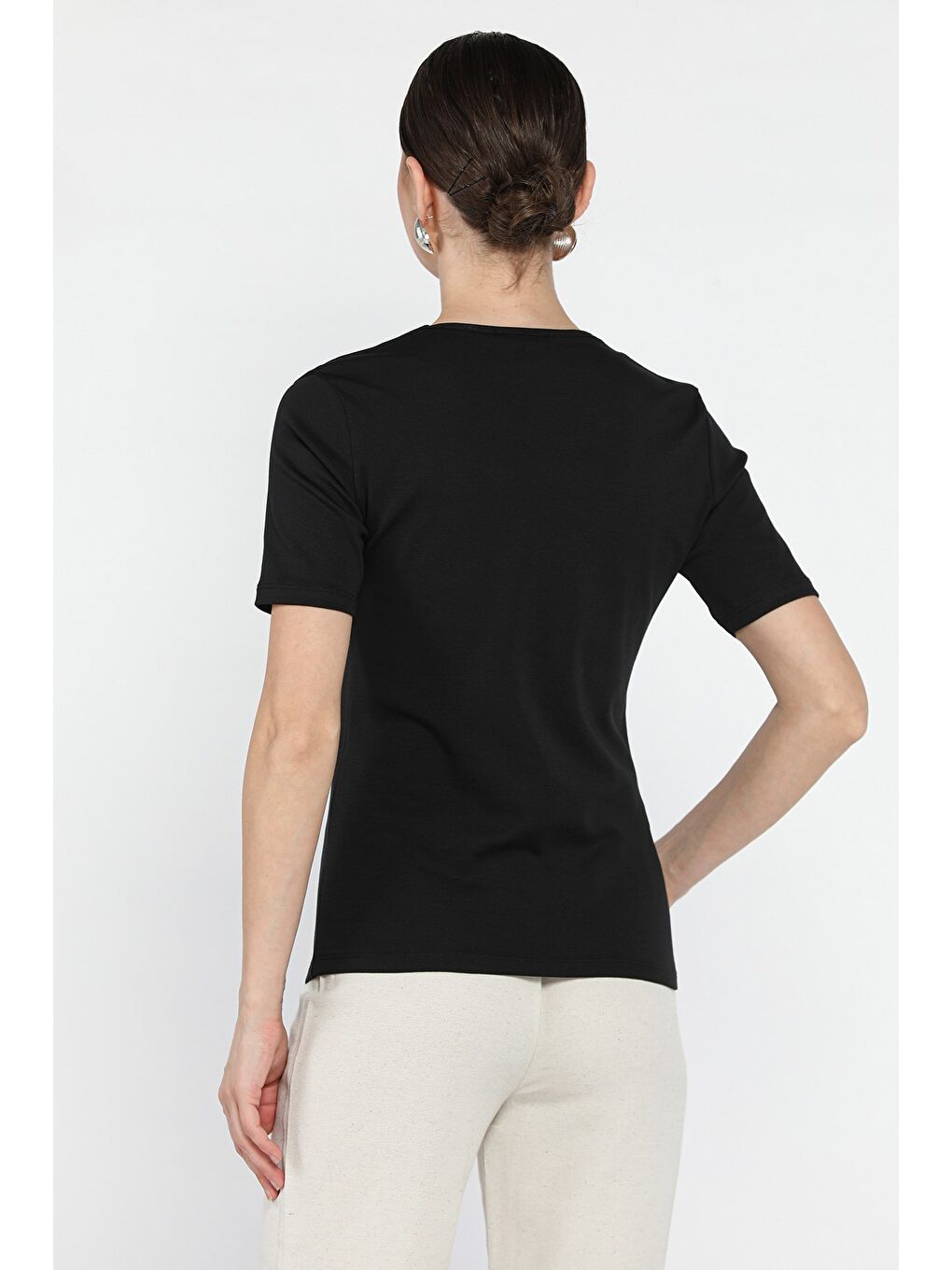 Siyah Kadın İnci Düğme Detaylı Elastanlı Bluz-2