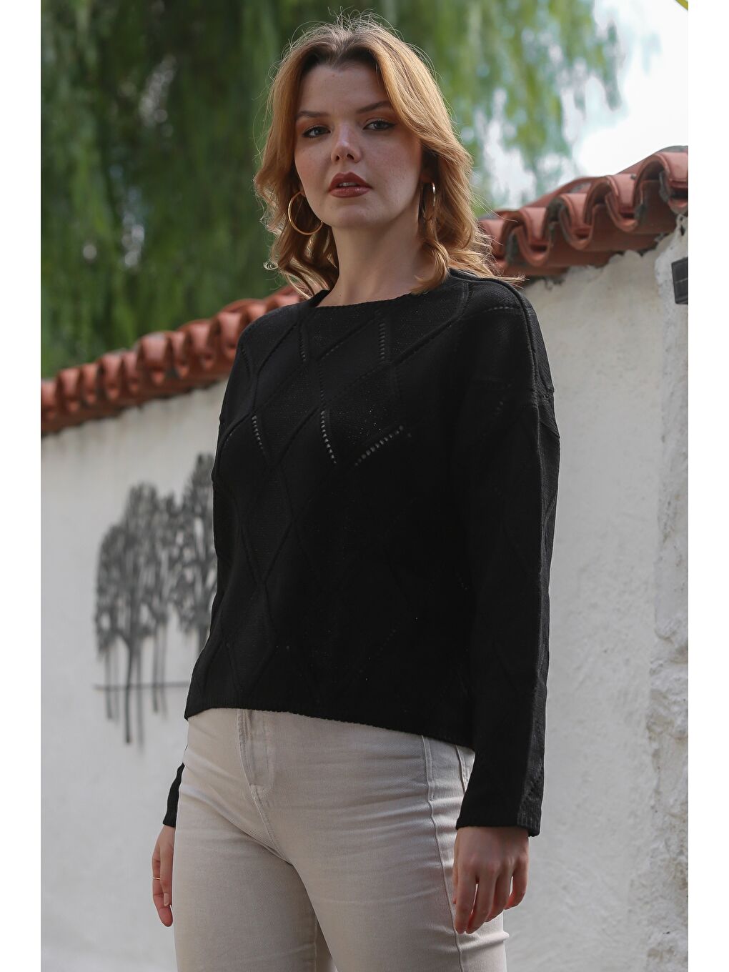 Siyah Yuvarlak Yaka Uzun Kol Baklava Desenli Ajur Örgü Triko Kazak 55 62-4