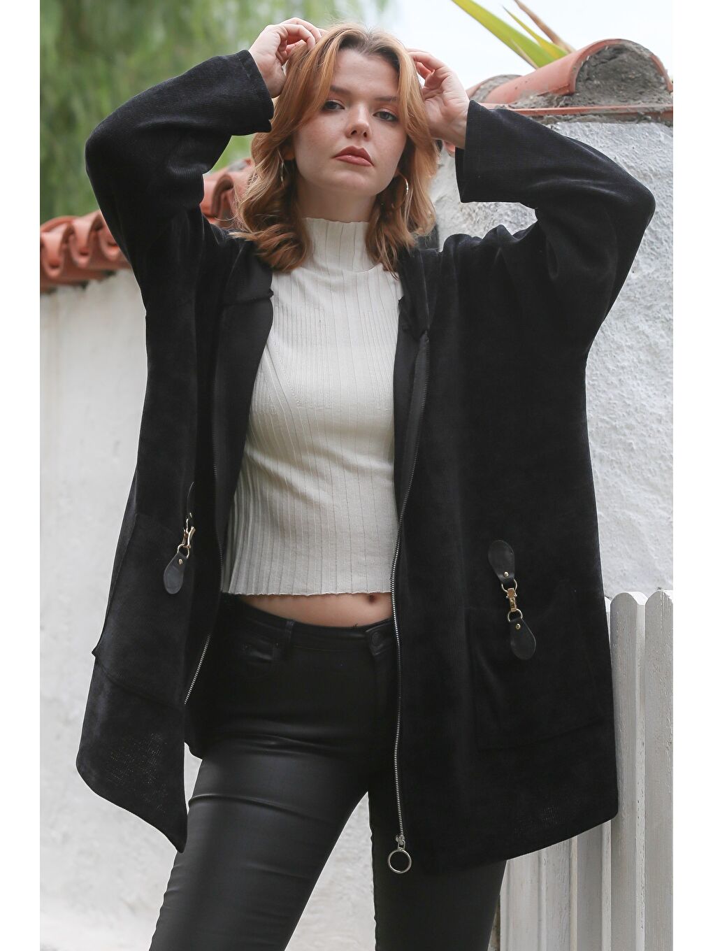 İtalyan Siyah Kapüşonlu Uzun Kol Fermuarlı Cepli Casual Kadife Dokuma Ceket 80 75-4
