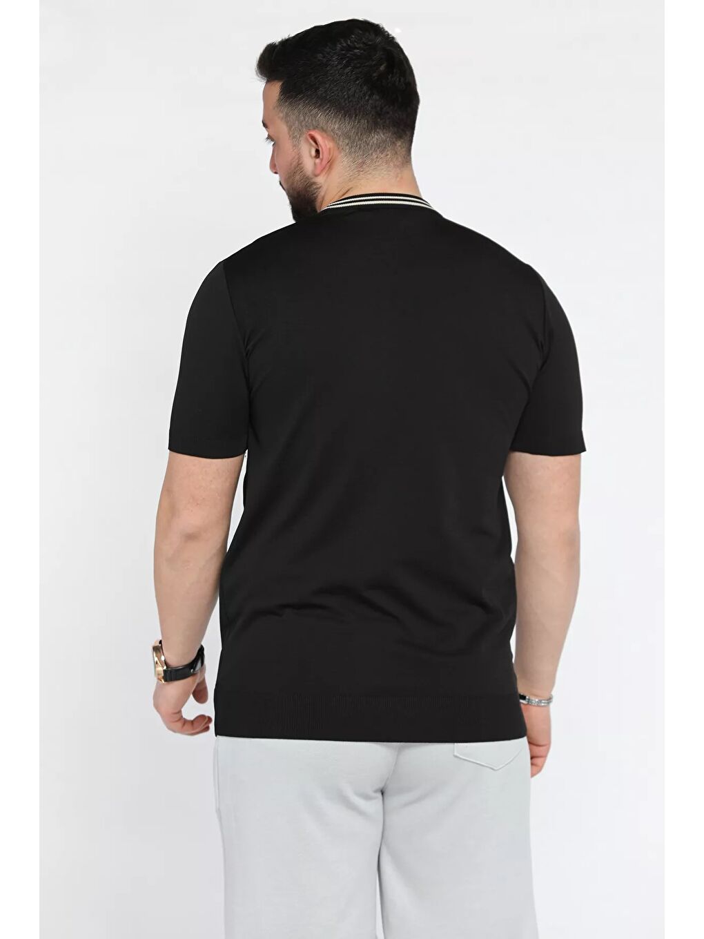 Siyah Nakışlı Bisiklet Yaka Erkek Tişört-2