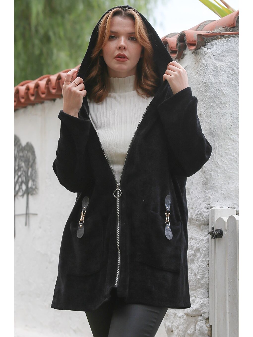 İtalyan Siyah Kapüşonlu Uzun Kol Fermuarlı Cepli Casual Kadife Dokuma Ceket 80 75-5