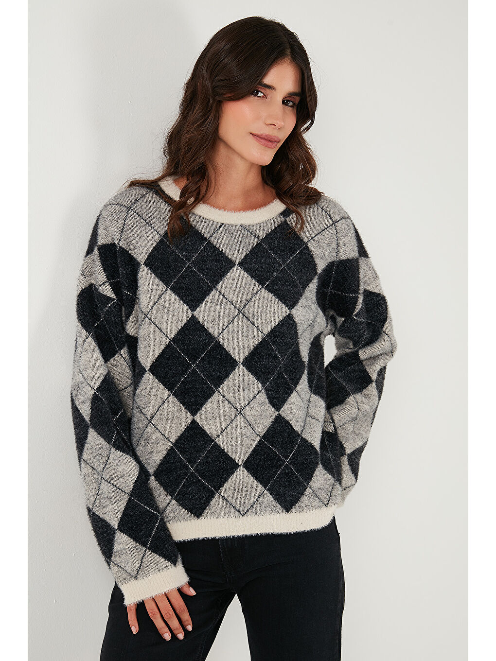 Siyah Baklava Desenli Oversize Bisiklet Yaka Yumuşak Dokulu Kazak 4616262-3