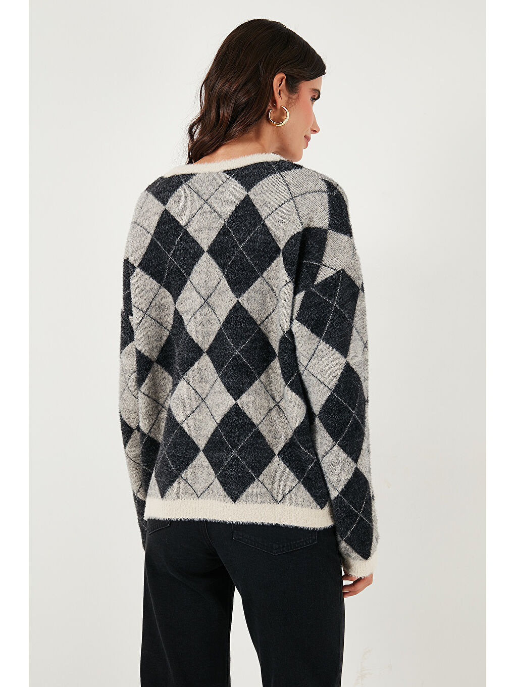 Siyah Baklava Desenli Oversize Bisiklet Yaka Yumuşak Dokulu Kazak 4616262-5