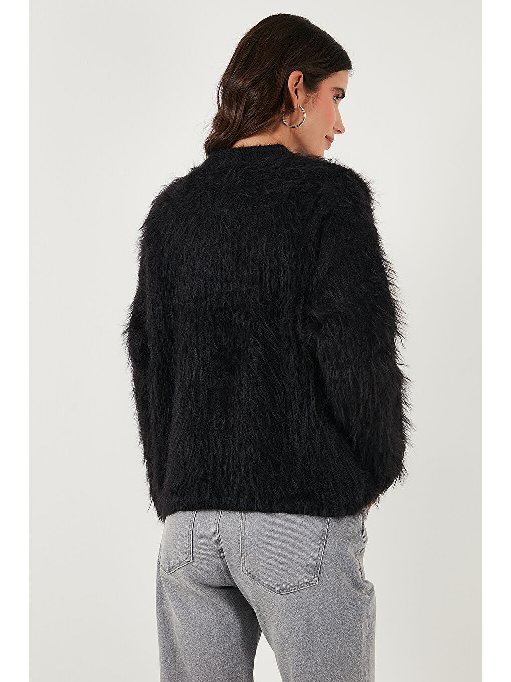 Siyah Yumuşak Tüylü Regular Fit Bisiklet Yaka Düğmeli Hırka 4617007-5