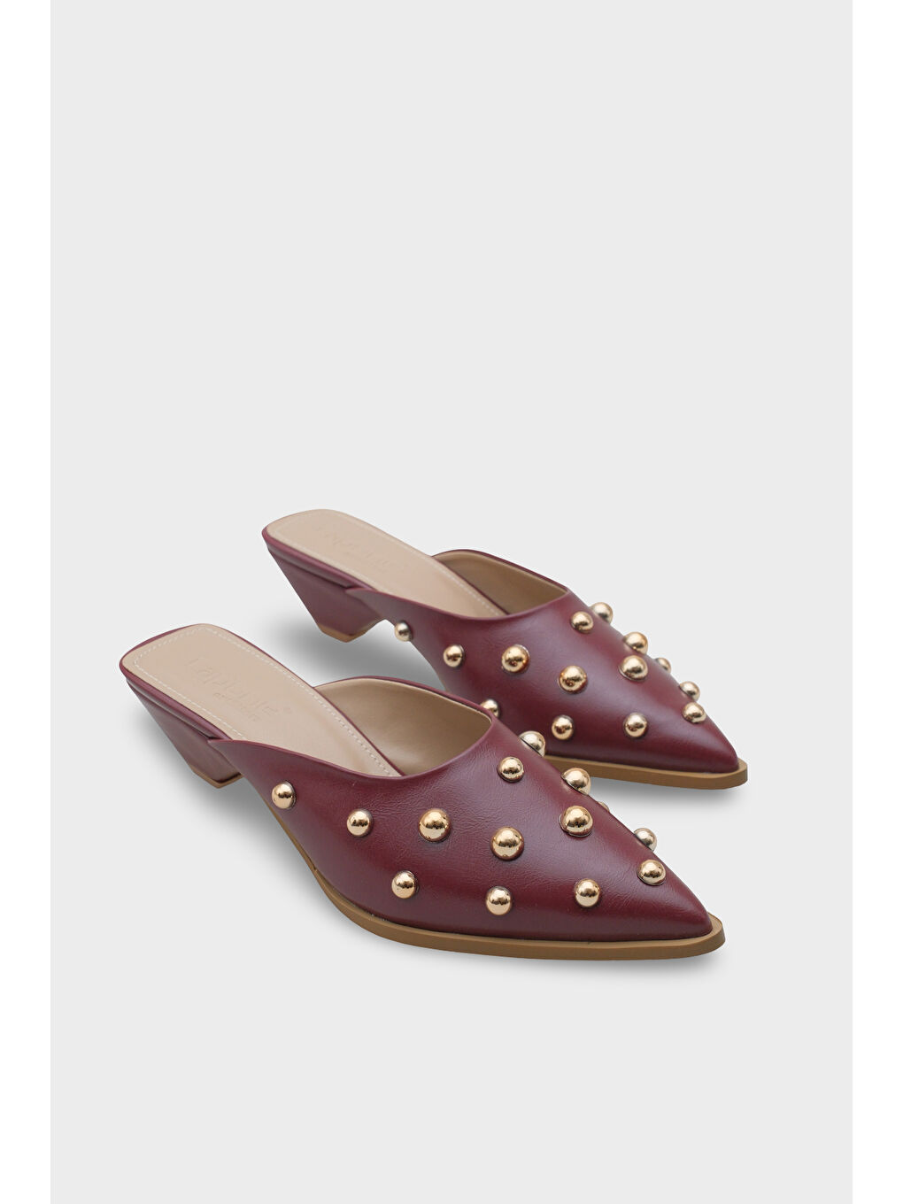 Bordo Meredith Sivri Burunlu Metal Aksesuarlı Burnu Kapalı Kadın Terlik-1